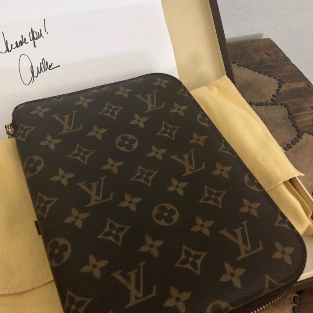 Authentic Louis Vuitton Agenda/Kindle Case